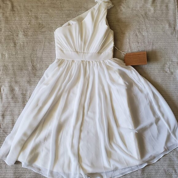 Light In The Box One Shoulder Ivory Kneelength Wedding Dress Size 4 - Picture 6 of 8